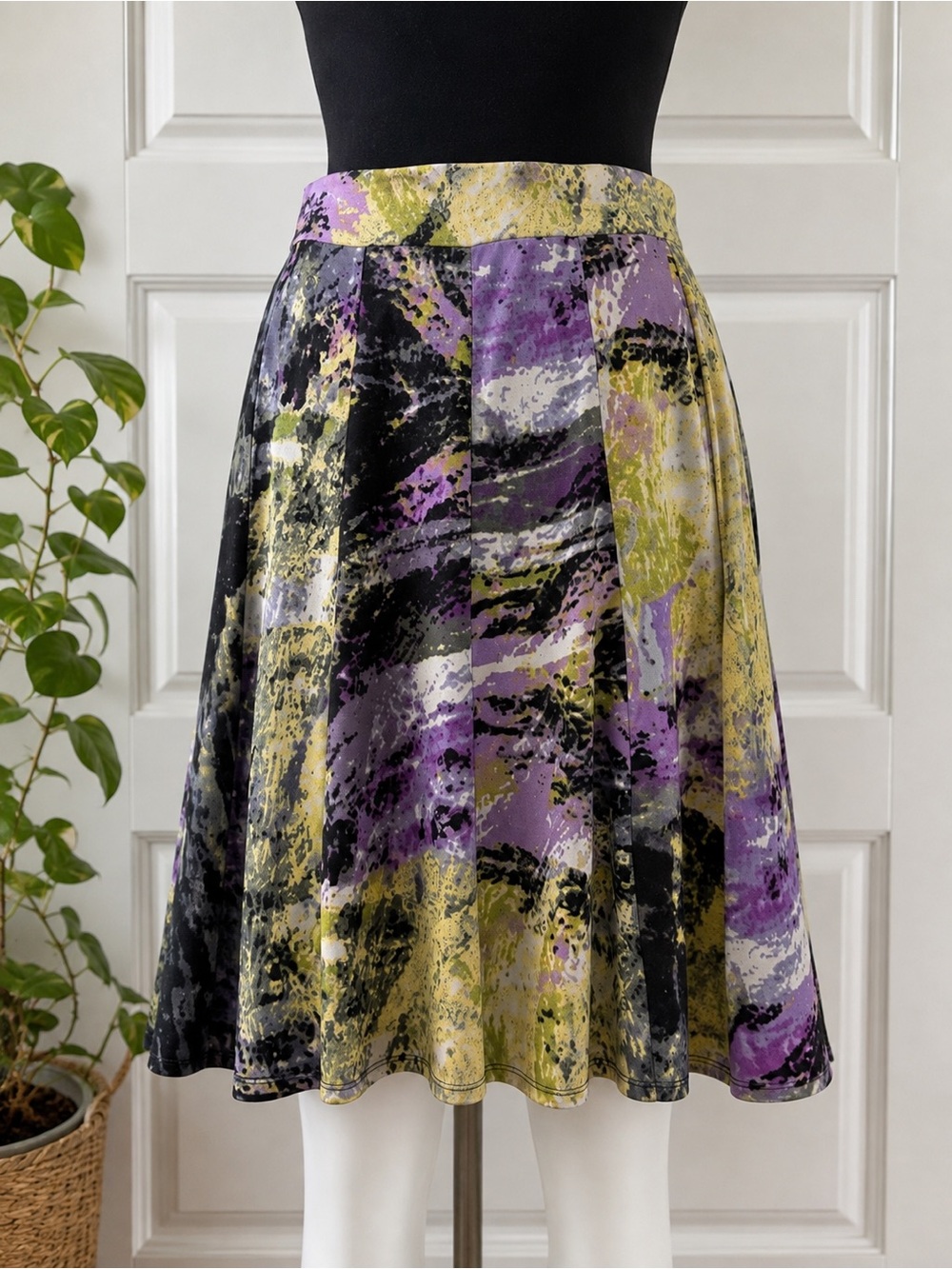 Lily Abstract A-Line Skirt Size M Purple Green Black Knee Length